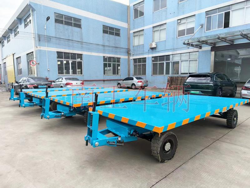 6吨星空(中国)蓝色 带减震带刹车工具拖车