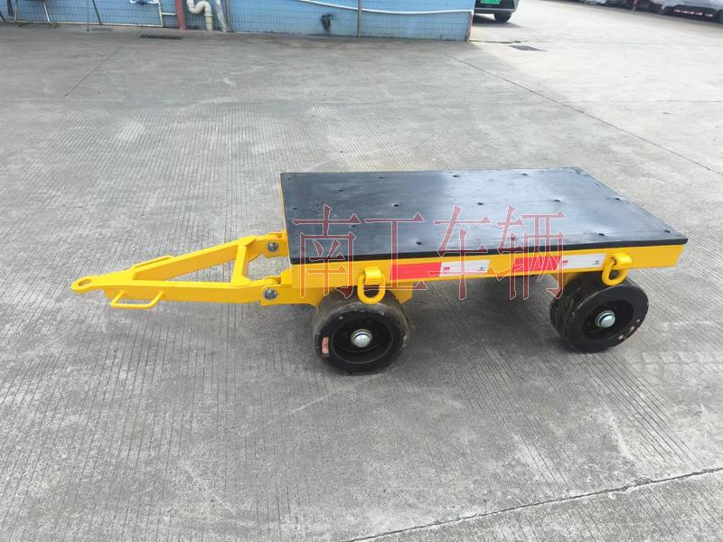 2吨小型星空(中国) 带橡胶垫全挂车