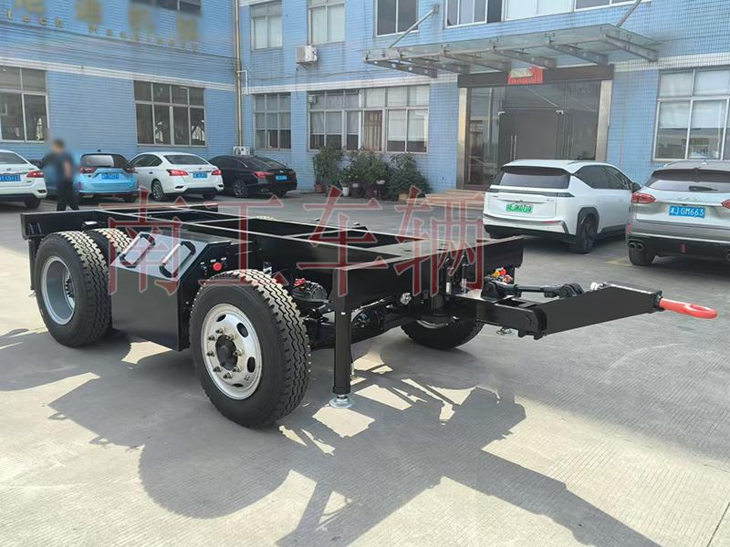 6.5吨自走式电动拖车底盘 电动星空(中国)