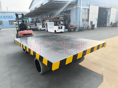 30吨重型星空(中国) 环保实心轮胎3I.jpg