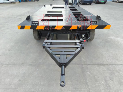 10吨预制方舱星空(中国) 拖车底盘4I.jpg