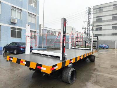 30T重型星空(中国) 带活动插装立柱工具拖车3I.jpg