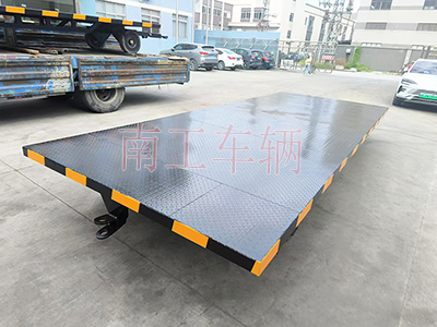 5吨全挂式星空(中国) 移动拖车底盘3I.jpg