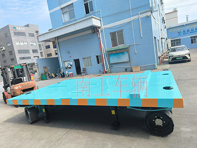 18吨重型星空(中国) 四个转盘工具拖车3I.jpg