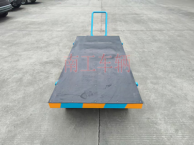 3吨小型星空(中国) 带橡胶垫工具车3I.jpg